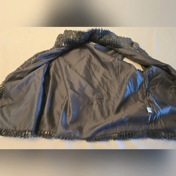 Versona Gray Faux Fur Vest. M - Picture 8 of 11